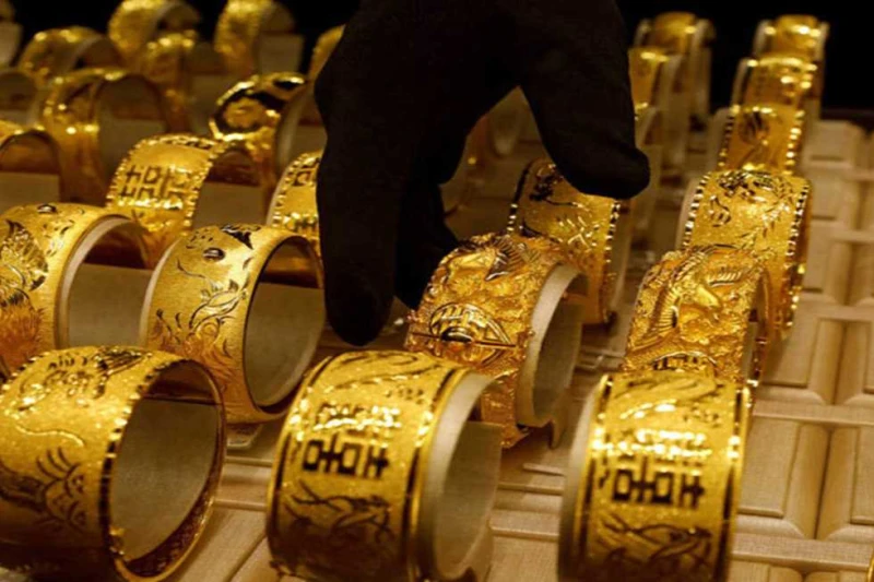 عيار 21 يفاجئ الجميع.. أسعار الذهب والسبائك اليوم السبت بالصاغة بعد الانخفاض الجديد حافظ سعر الذهب اليوم السبت 18 يناير 2025 على انخفاضه بجميع