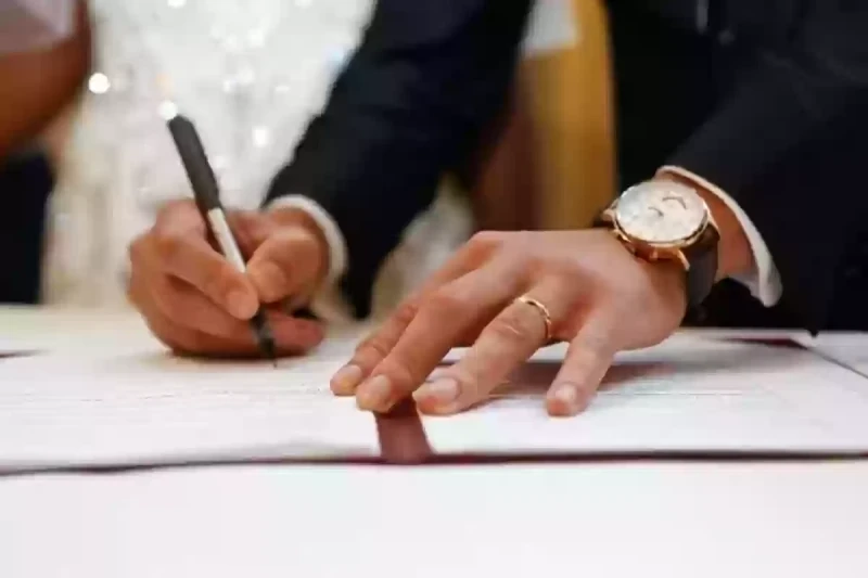 يبدو الأمر مضحكا.. امرأة تثير الجدل في مسألة دينية!آخر تحديث الخميس 16 يناير 2025 امرأة تثير الجدل في مسألة دينية.انتشر على مواقع التواصل الاجتماعي فيديو للناشطة الدنماركية نور ميل