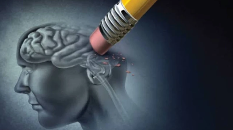 دراسة تكشف: أحلامك قد تكون انعكاسا لإصابتك بالخرف المبكر كشفت دراسة جديدة أجريت في جامعة برمنجهام بالمملكة المتحدة، ارتباط وثيق يجمع بين عالم الأحلام