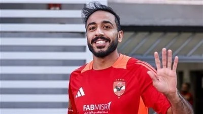 بسبب مشاجرة الفندق.. محامي كهربا يكشف تفاصيل مثيرة حول التصالح قال المستشار أشرف عبد العزيز، محامي اللاعب كهربا، أن الدعوى المقامة ضد فندق شهير، على خلفية اتهامه بتسريب مقطع فيديو 