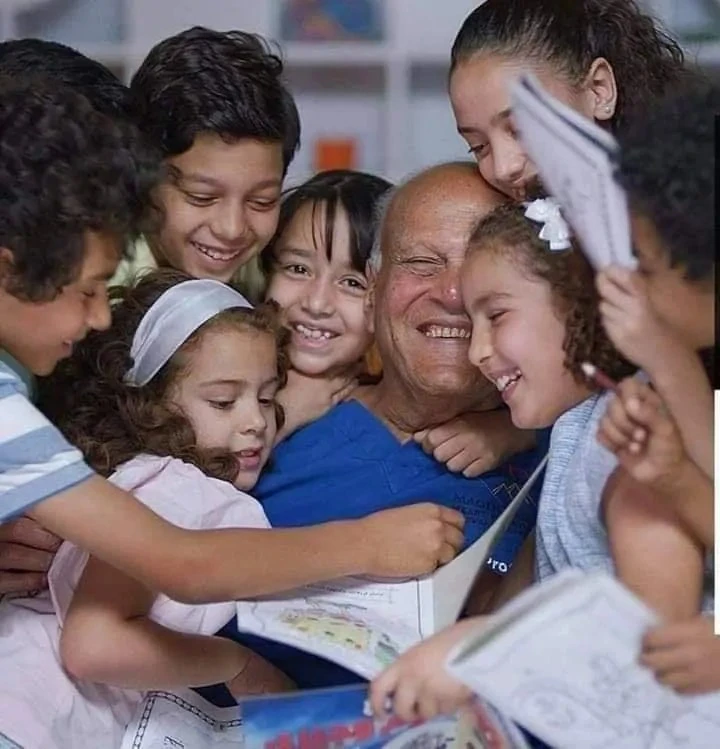 أسرار حياة الدكتور مجدي يعقوب وكيف كان وفاة عمته السبب في نبوغه مجدي يعقوب , في حلقة جديدة من برنامج على عهدة الراوى الذي تقدمه الإعلامية آمال رسلان ، تم تسليط الضوء على حياة جراح