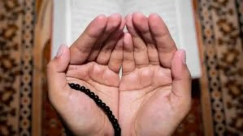 دعاء الجمعة الثانية من شهر رجب.. اللهم اجعلنا من أهل المغفرة في هذا الشهر الكريميحرص المسلمون على التوجه إلى الله بالدعاء والتقرب الي الله عز وجل لذا فقد اشتد البحث حول معرفة دعاء 