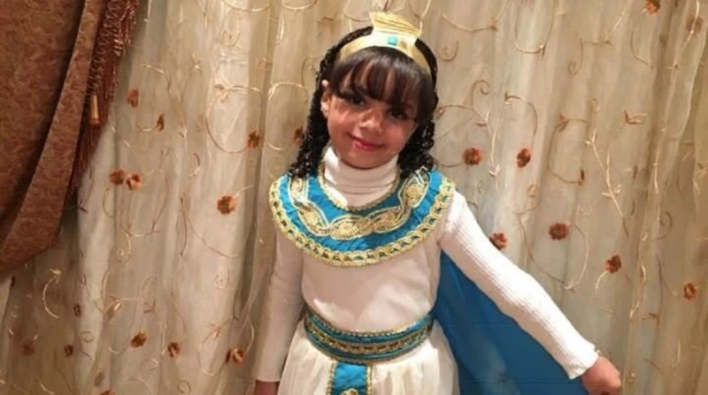 والدة صديقة ريناد عادل: آخر يوم لها كانت بتضحك.. وفي حصة بالمدرسة للتنمر أثارت واقعة وفاة الطالبة ريناد عادل، جدلا واسعا على مواقع التواصل الاجتماعي، بعد أن ألقت بنفسها من الطابق ا