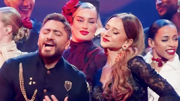 نيللي كريم تقدم دويتو غنائي مع تامر حسني في حفل 2025 يقام حاليا حفل توزيع الجوائز 2025 في المملكة العربية السعودية، ضمن فعاليات موسم الرياض الجاري،