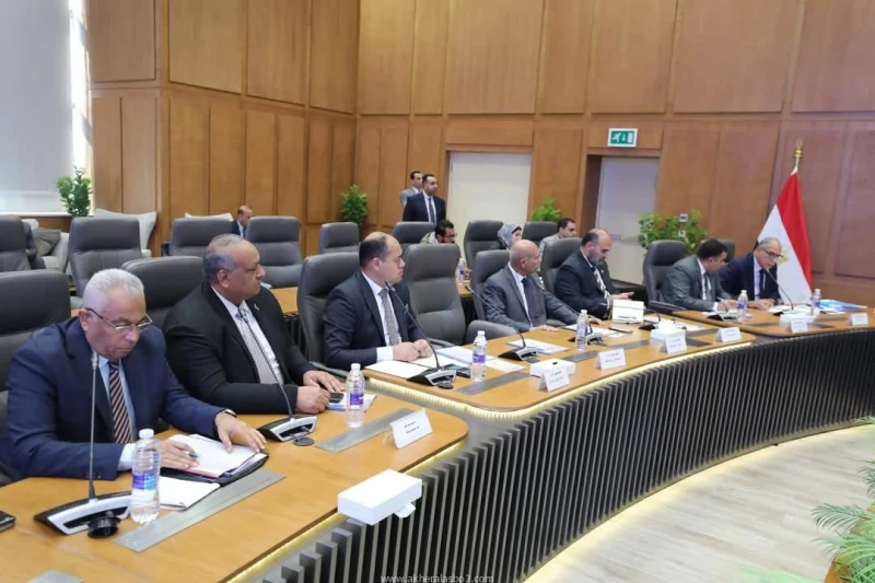 وزير التعليم العالي والبحث العلمي يترأس مجلس إدارة الاتحاد الرياضي للجامعات .. بحضور وزير الشباب والرياضة كتب - محمود الهندي ترأس الدكتور أيمن عاشور وزير التعليم العالي والبحث العل