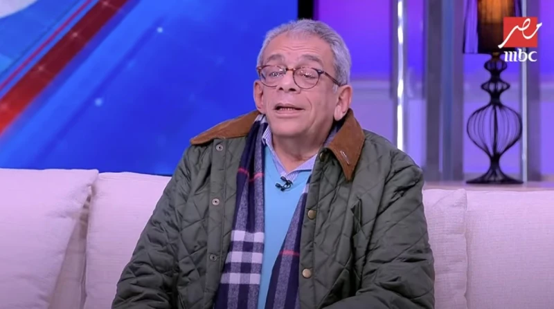 سبقه عمر متولي.. يسري نصر الله: شكري سرحان تعبيراته محدودة تحدث المخرج يسري نصر الله عن قدرته الفنية على تحويل أي ممثل قليل الموهبة إلى ما يشبه بالأيقونة، معبرا عن رأيه في موهبة ال