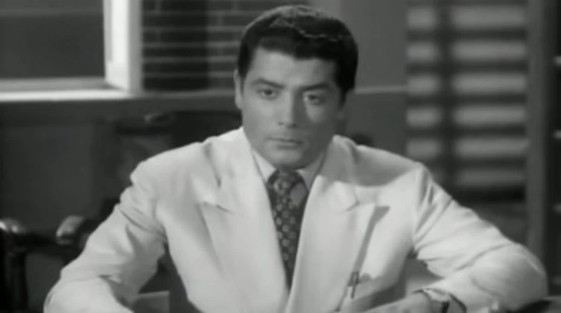 أهلا بالمعارك.. تفاصيل خناقة أحفاد شكري سرحان والمتحدث باسم الأسرة اشتعلت نيران الأزمة بين شكري سرحان، المتحدث باسم عائلة الفنان شكري سرحان حسب تأكيده- وبين أحد أحفاد الفنان الراحل