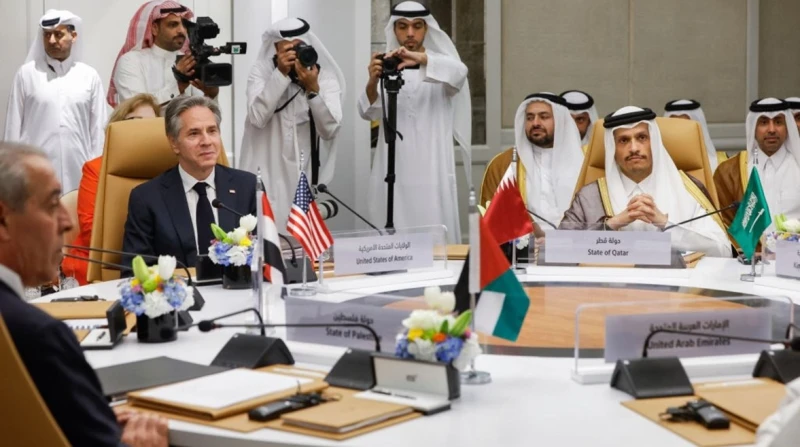 معاريف: جثة السنوار كادت تعطل اتفاق وقف إطلاق النار بغزة كشفت صحيفة معاريف الإسرائيلية، كواليس الساعات الأخيرة قبل إعلان اتفاق وقف إطلاق النار في غزة، حيث يشير الاتفاق الناشئ إلى ت