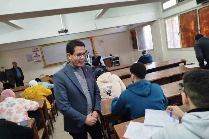 نشرة أفاق عربية من القليوبية: حركة محليات محدودة وإنشاء أول بنك دم تجميعي بمستشفى الخانكة شهدت محافظة القليوبية، اليوم، الخميس، عددا من الأحداث المهمة على أصعدة مختلفة، وفي القطاعا