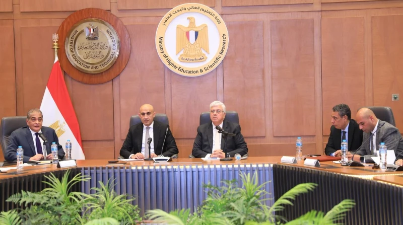 التعليم: تطبيق البكالوريا مرهون بموافقة مجلس النواب والحوار المجتمعي عقد وزيرا التعليم العالي والبحث العلمي الدكتور أيمن عاشور، والتربية والتعليم محمد عبداللطيف، اليوم الأحد، جلسة