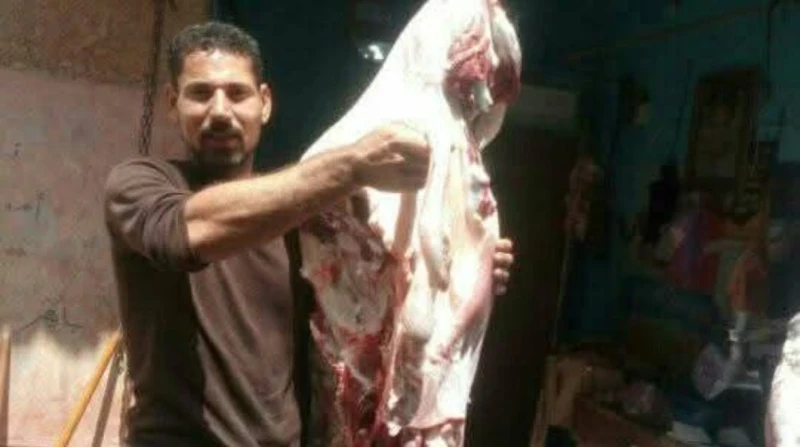 خلافات سابقة تجدد المشاجرة بين جزارين وتنتهي بسقوط قتيل في الغربية توفي جزار في العقد الثالث من العمر، متأثرا بإصابته بطلق ناري، على يد آخر إثر مشادة كلامية تطورت بينهما إلى مشاجرة