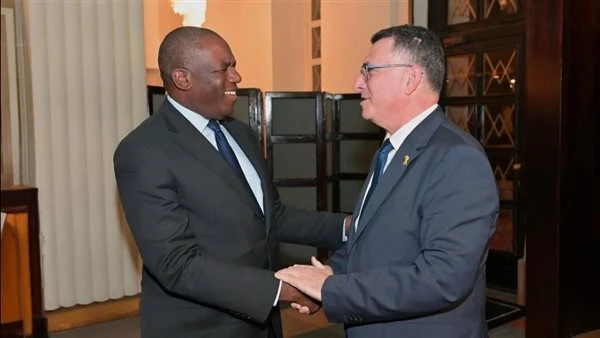 إسرائيل تؤكد لبريطانيا عزمها على عقد الصفقة بشأن الرهائن في غزة بحث وزير الخارجية الإسرائيلي جدعون ساعر، مع نظيره البريطاني ديفيد لامي، الأوضاع في الشرق الأوسط وصفقة وقف إطلاق النا