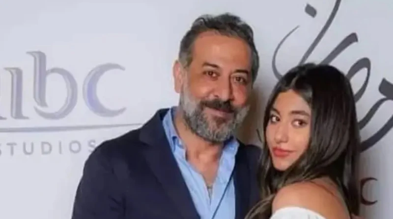 عمايرى بطل باب الحارة يتعرض للضرب وابنته: أين الأخلاق والقانون؟! في واقعة أثارت غضب واستياء الجمهور ورواد مواقع التواصل الاجتماعي، تعرض الفنان السوري