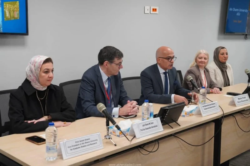 رئيس جامعة عين شمس يستقبل وفدا من جامعتي إسكس وإيست أنجليا البريطانية كتب - محمود الهندي في إطار حرص جامعة عين شمس على تعزيز التعاون الأكاديمي وتوسيع آفاق الشراكة مع الجامعات العال