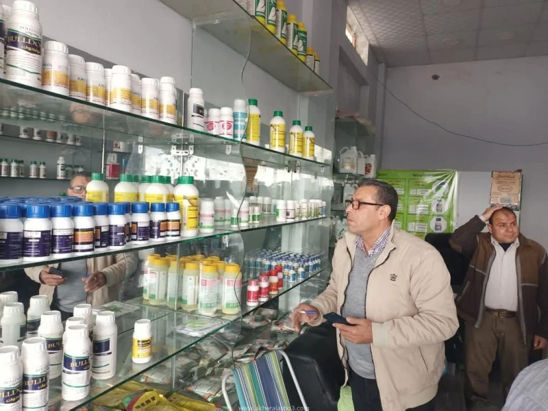 مواصلة تكثيف الحملات الرقابية علي الانشطة التجارية بدائرة محافظة كفر الشيخ وتحرير العديد من المحاضر للمخالفين كتب - محمودالهندي تنفيذا لتكليفات القيادة السياسية وتنفيذا لتوجيهات ال