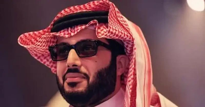 ترك آل الشيخ يثير الجدل بمنشور عن : أسوأ فيلم وهاشوفه لوحدي تركي آل الشيخ يروج ل فيلم وروج المستشار تركي آل الشيخ، رئيس هيئة الترفيه السعودية، ل فيلم