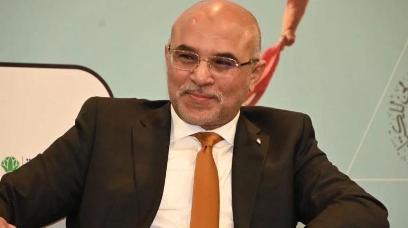 ألا في الفتنة سقطوا.. حفل توقيع ومناقشة أعمال المستشار محمد الدمرداش شهدت قاعة فكر، ضمن برنامجها في الدورة ال56 لمعرض الكتاب، حفل توقيع ومناقشة كتابي ألا في الفتنة سقطوا، وحمزة لا