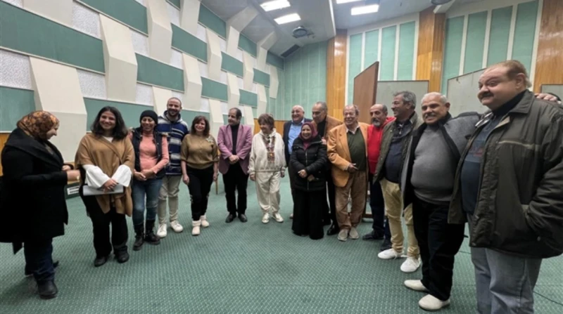 الجيران لبعضها.. إلهام شاهين تخوص تجربة جديدة في مشوارها الفني بدأت الفنانة إلهام شاهين في تسجيل المسلسل الإذاعي الجيران لبعضها، تمهيدا لإذاعته عبر