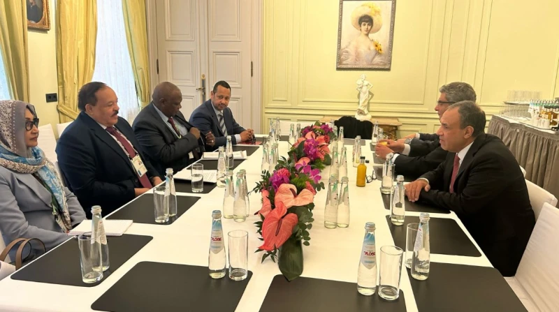 وزير الخارجية يؤكد دعم مصر الكامل للشعب السوداني استعرض وزير الخارجية والهجرة، بدر عبدالعاطي أوجه انخراط مصر في الجهود الإقليمية والدولية الهادفة لدعم السودان، بما في ذلك ضمان استئ