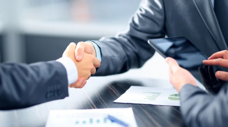 فرص الاستحواذ تجذب الأجانب.. شركات مصرية تحت مجهر المستثمرين امتدت موجة انتعاش صفقات الاستحواذ خلال 2024 إلى العام الجديد، إذ أعلنت عدد من الشركات