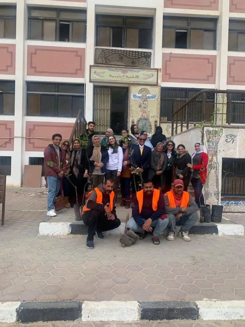 كتبت أمل عبد الرحيم في إطار تنفيذ توجيهات اللواء طيار أ.ح أكرم محمد جلال محافظ الإسماعيلية، بضرورة تعزيز الوعي البيئي والمشاركة المجتمعية، بين كافة مؤسسات المحافظة لاسترجاع الشكل ا