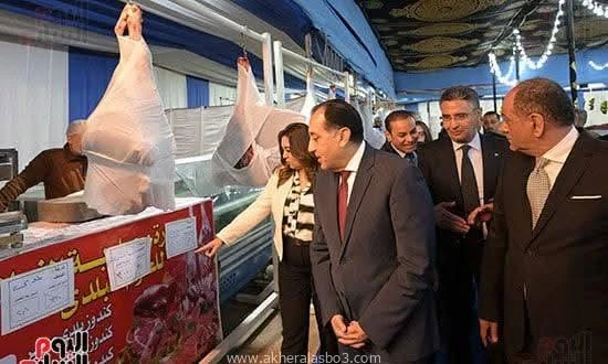 رئيس الوزراء يفتتح معرض أهلا رمضان بالجيزة متابعة ايمن عواد جاد افتتح الدكتور مصطفى مدبولى، رئيس الوزراء، معرض أهلا رمضان بالجيزة. وأكد رئيس الوزراء، حرص الدولة على استمرار إقامة ه