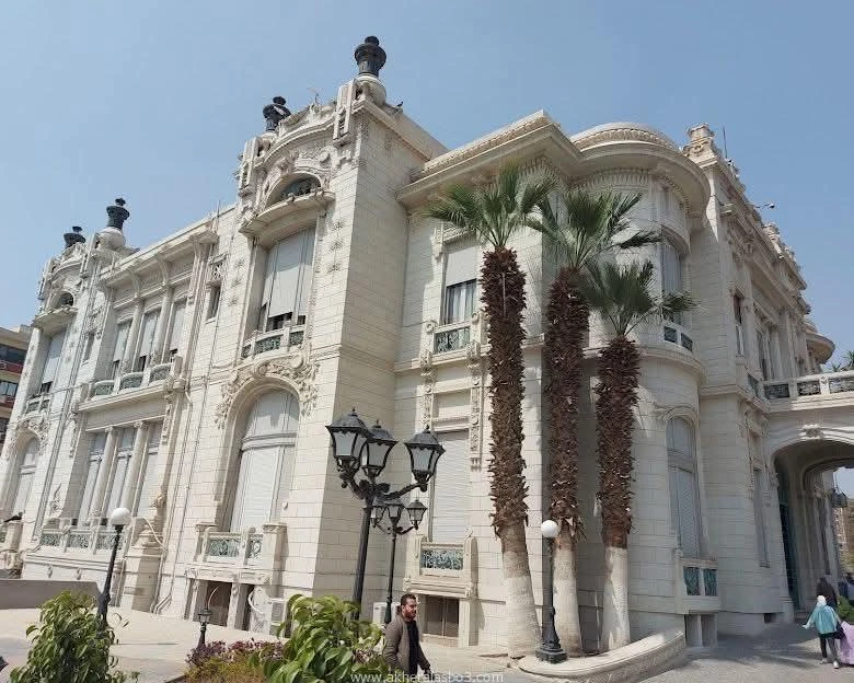 انتظام الدراسة بالفصل الدراسي الثاني بجامعة عين شمس كتب - محمود الهندي تحت رعاية ا.د محمد ضياء زين العابدين رئيس جامعة عين شمس بدأت الكليات في استقبال الطلاب للفصل الدراسي الثاني ل