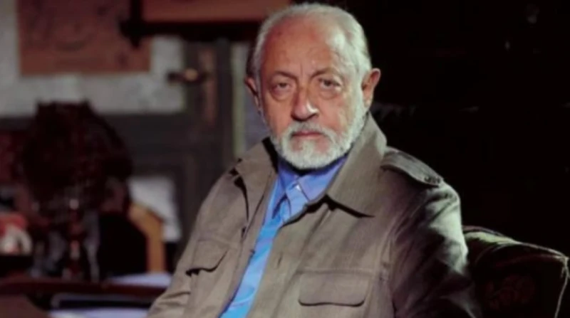 قدرية.. عبدالعزيز مخيون يعلق على دهس نجله ل 3 أشخاص تحدث الفنان عبدالعزيز مخيون، جمهوره عن الحالة الصحية لنجله صلاح الدين عقب احتجازه على إثر اصطدام