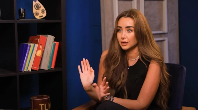هنا الزاهد ترفض المساكنة: ديني وتربيتي أولا (فيديو) دخلت الفنانة هنا الزاهد، على خط الجدال حول ظاهرة المساكنة، التي تحدث عنها بعض النجوم في الشهور