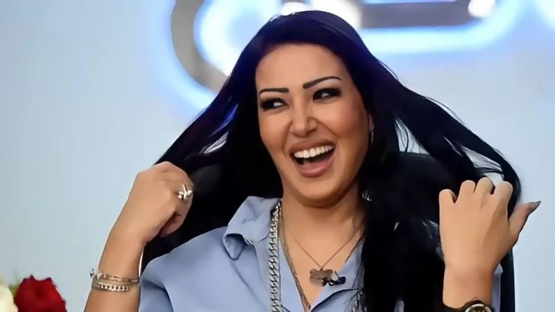 أعلنت الفنانة المصرية سمية الخشاب عن مشاركتها في مسلسل جديد يحمل اسم أم أربعة وأربعين سوف يتم عرضه في موسم رمضان 2025، والمسلسل سعودي من تأليف هبة مشاري وإخراج المثنى صبح، ويشارك ف
