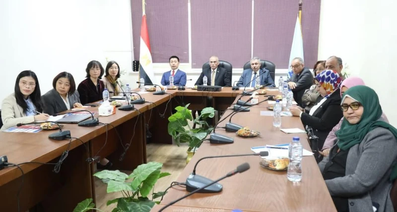 التعليم العالي : المركز القومي للبحوث يستقبل وفدا صينيا لتعزيز التعاون البحثي كتب - محمود الهندي أكد الدكتور أيمن عاشور، وزير التعليم العالي والبحث العلمي أن الشراكات الدولية تعد أ