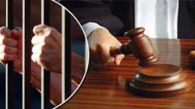 حكم قضائي مشدد ضد عاطل متهم بالشروع في قتل شخص بشبرا الخيمة قضت محكمة جنايات شبرا الخيمة، الدائرة الثانية، بالسجن المشدد 15 سنة لعاطل لشروعه في قتل شخص بطعنه في الرقبة وحيازة سلاح