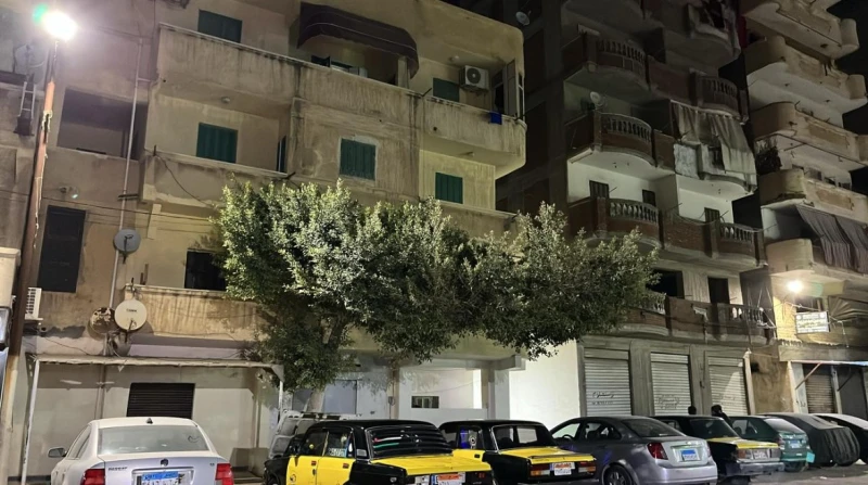 عقد عرفي وصرخة فتاة.. تفاصيل العثور على جثتين في شقة محام بالإسكندرية أمرت نيابة المنتزه ثان بالإسكندرية بحبس محام 4 أيام على ذمة التحقيقات، في واقعة