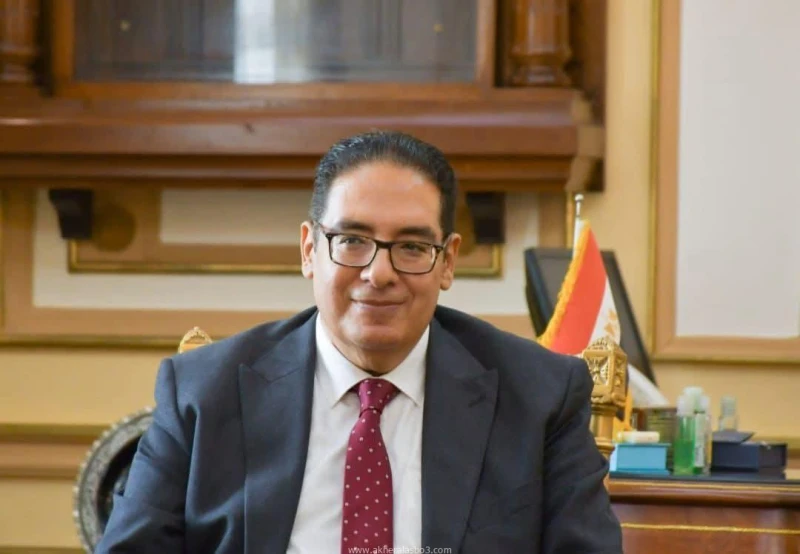 رئيس جامعة القاهرة يعلن حصول مركز تنمية قدرات أعضاء هيئة التدريس على 3 شهادات أيزو وتجديد اعتماده لمنح شهادة التحول الرقمى كتب - محمود الهندي أعلن الدكتور محمد سامي عبدالصادق رئيس