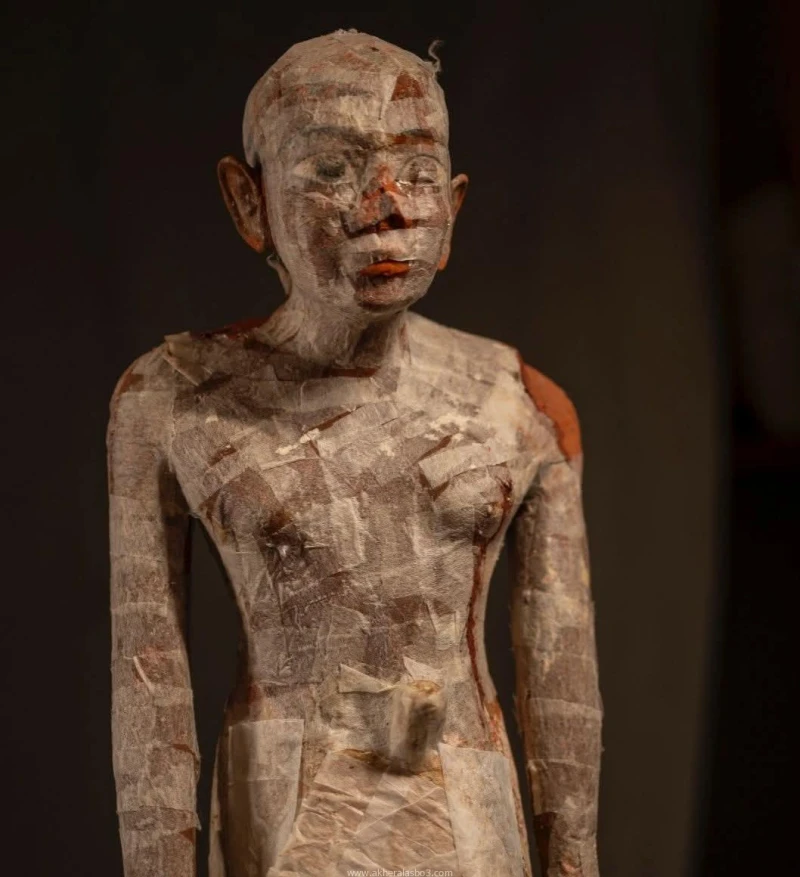 بيان صحفي من دكتور زاهي حواس حول ما أثير من شائعات حول كسر نقبة تمثال اثناء الكشف بسقارة كتب - محمود الهندي أوضح الدكتور زاهي حواس ردا على ما أثير من شائعات وأكاذيب على وسائل التوا