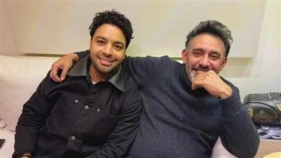 بعد إصابته بالسرطان.. أحمد جمال عن عمرو مصطفى: قال عندي دور برد في ضهر وخبى علينا خرج الفنان أحمد جمال ليدعم المحلن عمرو مصطفى في محنته الأخيرة وذلك