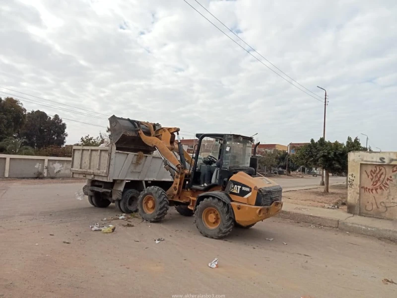 كتبت أمل عبد الرحيم بناء على توجيهات اللواء طيار أ.ح أكرم محمد جلال محافظ الإسماعيلية لكافة الوحدات المحلية بتكثيف جهودها في قطاع النظافة العامة