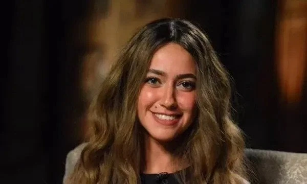 هند عبد الحليم تتطمئن الجمهور على حالة والدها الصحية صورة طمأنت الفنانة هند عبد الحليم، المتابعين عبر حسابها الرسمي بموقع تداول الصور والفيديوهات إنستجرام عن الحالة الصحية لوالدها 