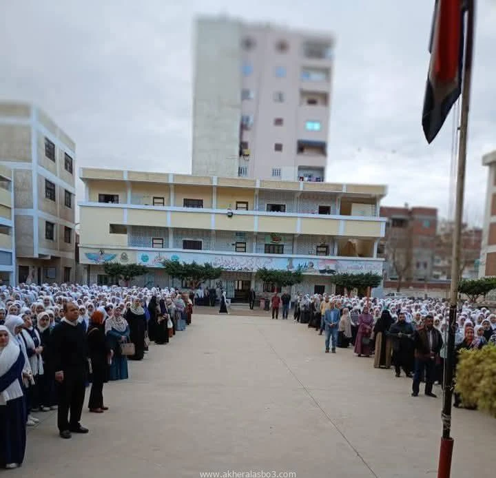 مع بداية الفصل الدراسي الثاني للعام ٢٠٢٤ ٢٠٢٥ إنتظام سير العملية التعليمية بمحافظة البحيرة متابعة :محمد إبراهيم الرجال تصوير :يوسف محمد أكد الأستاذ: