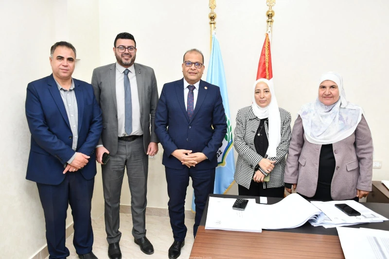 كتبت أمل عبد الرحيم أعلن الدكتور ناصر مندور، رئيس جامعة قناة السويس والمفوض لتسيير أعمال جامعة الإسماعيلية الجديدة الأهلية، عن اعتماد وإعلان نتيجة الفصل الدراسي الأول للعام الجامعي