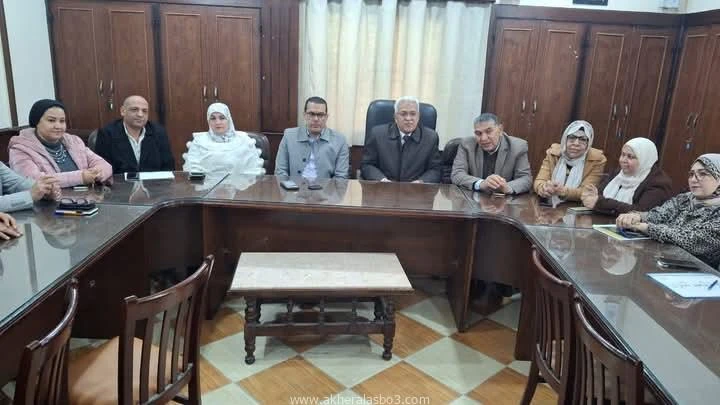 كتبت أمل عبد الرحيم أكد الاستاذ ايمن موسي وكيل وزارة التربية والتعليم بالاسماعيليه ،خلال اجتماع موسع اليوم الأحد ، بالقاعة الرئيسية ، بحضور الدكتور أشرف العربي وكيل المديرية، أن ال