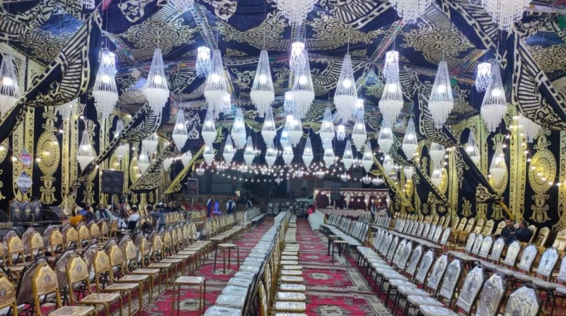 لأعلى سعر.. قارئ شهير يخلف وعده بإحياء عزاء ويذهب لآخر ب150 ألفا اتهم مواطن يدعى محود النجار قارئ شهير بنقض عهده معه، بعدما اتفقا على مبلغ 120 ألف جنيه لإحياء عزاء فقيدته، لكنه فضل