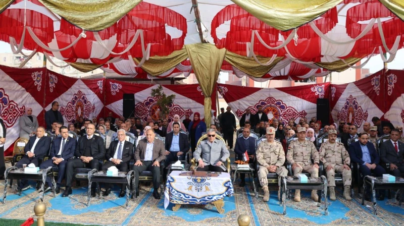 كتبت أمل عبد الرحيم شهد اللواء طيار أ.ح أكرم محمد جلال محافظ الإسماعيلية، صباح اليوم الأربعاء، طابور الصباح بمدرسة القنطرة غرب الثانوية الصناعية العسكرية بنين، بمدينة القنطرة غرب. 