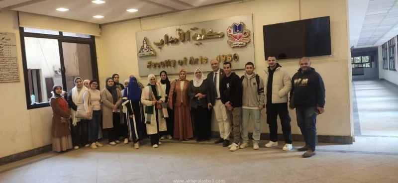 الأعمال المساحية بإستخدام محطة الرصد المتكاملة والميزان دورة تدريبية بآداب عين شمس كتب - محمود الهندي تحت رعاية أ.د محمد ضياء زين العابدين، رئيس جامعة عين شمس ، أ.د غادة فاروق نائب