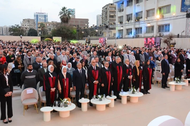 مستشار رئيس الجمهورية للصحة والوقاية ورئيس جامعة عين شمس وعميد كلية الطب يشهدون حفل تخريج دفعة 2023 - 2024م بطب عين شمس كتب - محمود الهندي في أجواء مفعمة بالفخر والنجاح، شهد الأستا