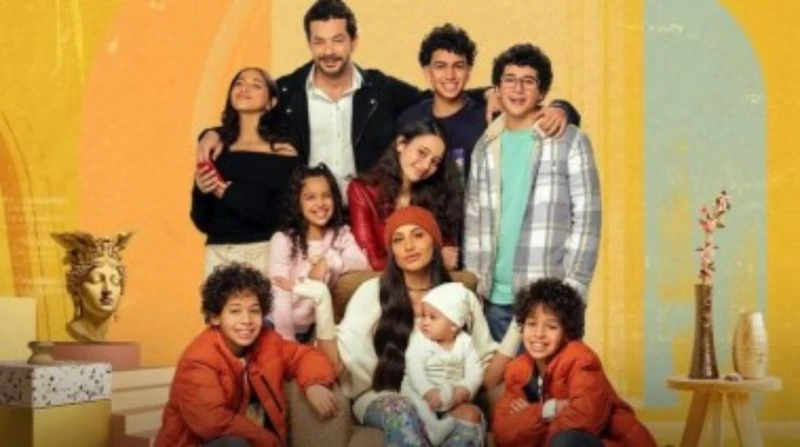 محمد صلاح يفاجئ فريق مسلسل كامل العدد 3 (فيديو) فاجأ لاعب كرة القدم الشهير محمد صلاح، فريق عمل مسلسل كامل العدد الجزء الثالث بظهوره ضمن كواليس العمل المقرر عرضه ضمن مسلسلات رمضان 2