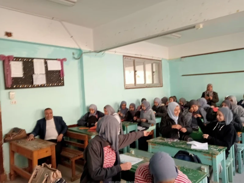 كتبت أمل عبد الرحيم بناءا علي توجيهات السيد محمد عبداللطيف وزير التربية والتعليم والتعليم الفني، وتوجيهات اللواء طيار أ.ح أكرم جلال محافظ