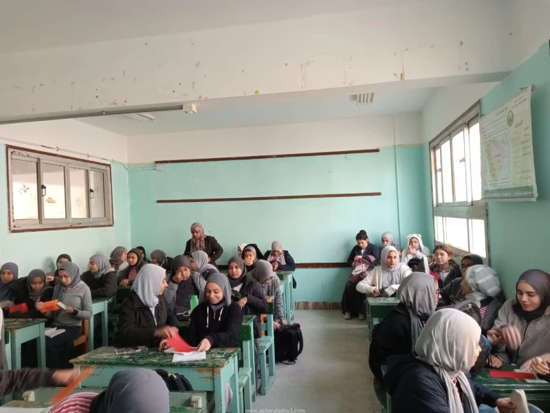 كتبت أمل عبد الرحيم نظمت جامعة قناة السويس ندوة تثقيفية بعنوان المهارات الحياتية ضرورة لمتطلبات المجتمع لطالبات مدرسة محمد حسنين الثانوية بنات، وذلك في إطار حرص الجامعة على تعزيز ا