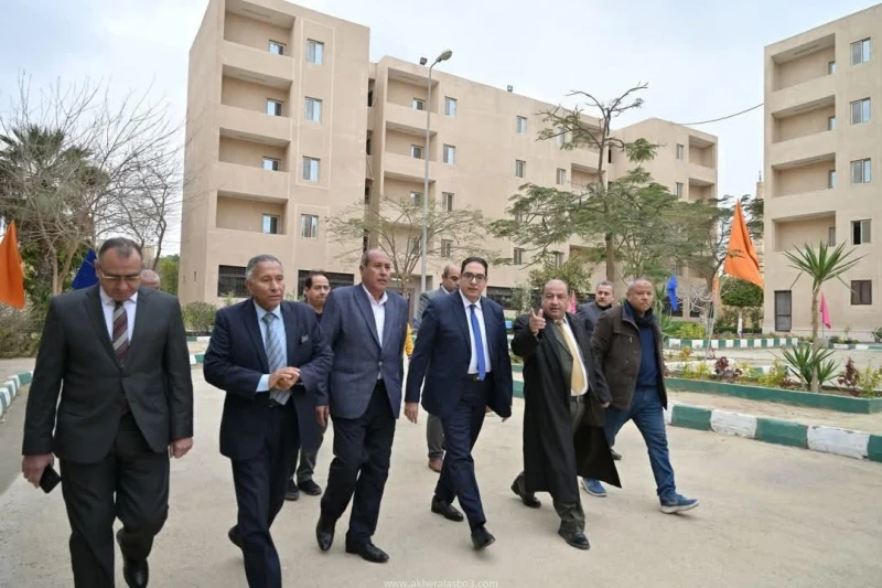 رئيس جامعة القاهرة يفتتح أعمال صيانة وتطوير مدينة الطلبة بالشيخ زايد في إطار خطة تطوير ورفع كفاءة المدن الجامعية كتب - محمود الهندي افتتح الدكتور