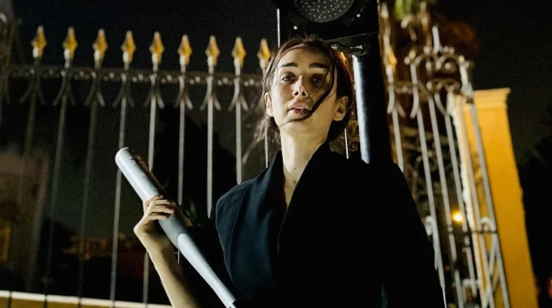 فيها نفس.. هنا الزاهد تثير الجدل حول إقامة جبرية حالة من الفضول فجرتها الفنانة هنا الزاهد، عقب انتهاء حلقات مسلسلها إقامة جبرية، بعد أن حقق نسبة مشاهدة عالية منذ عرضه، فضلا عن إشاد